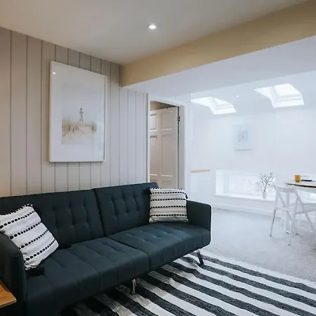 The Lighthouse, Boutique Apartment In The Town Centre - Starlink Wi-Fi Tavistock  Esterno foto