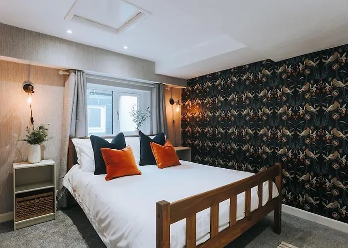The Lighthouse, Boutique Apartment In The Town Centre - Starlink Wi-Fi