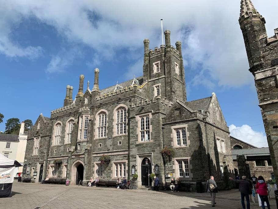 The Lighthouse, Boutique In The Town Centre - Starlink Wi-fi Apartment *